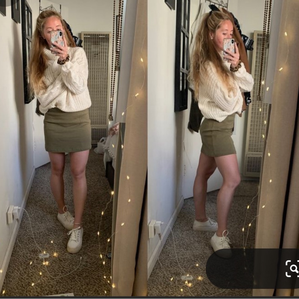 Anthropologie Rusty mini skirt
Sage green, nwot
Size xs